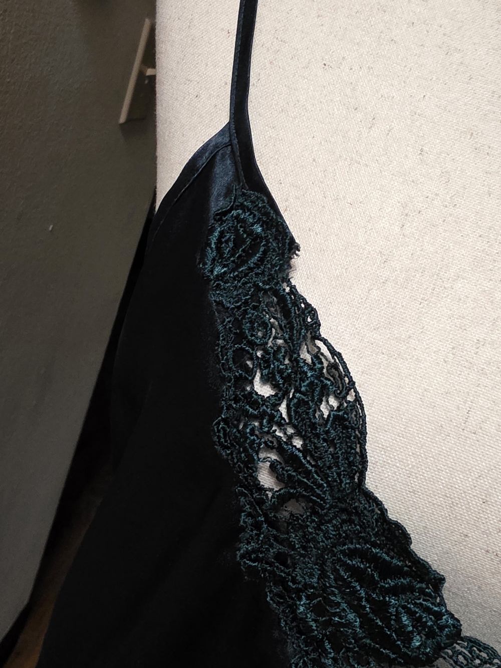 Vintage Inner Most Emerald Green Satin Embroidered Trim Strappy Slip - Picture 5 of 9